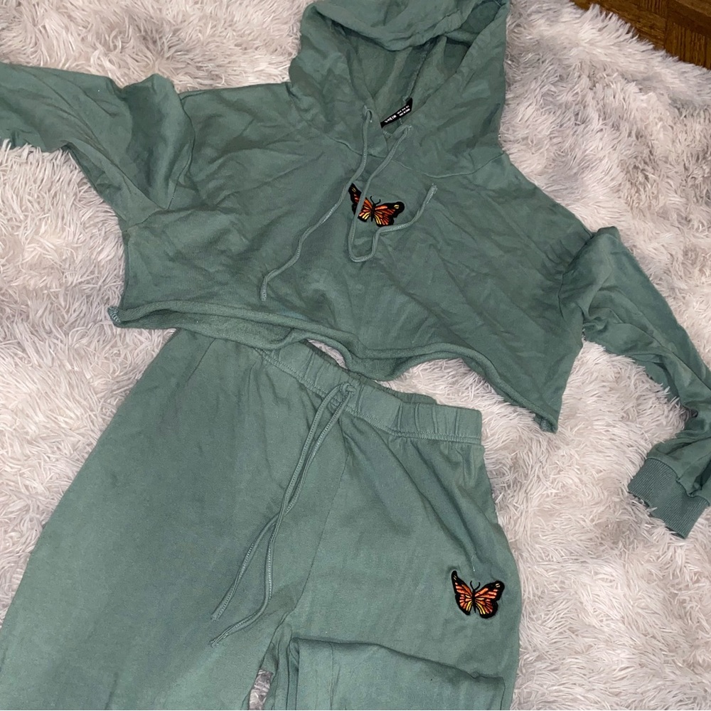 Shein Tracksuit - Picture 4 of 4